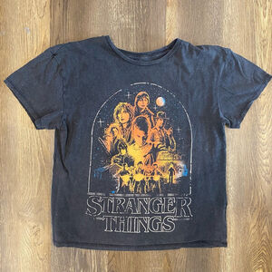 Stranger Things T-shirt Women’s Small Black Faded Graphic Soft Vintage Looki
